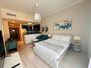 A stylish studio apartment so close to beach