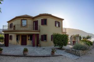 Villa Minos - 4-Bedroom Luxury Villa with Pool in Spartia, Kefalonia