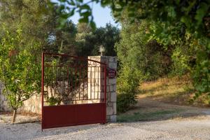 Villa Minos - 4-Bedroom Luxury Villa with Pool in Spartia, Kefalonia