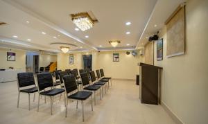 Treebo Taj Square, 10 Mins From Airport