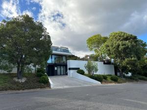 Constantia View Apartments- Luxury Self Catering