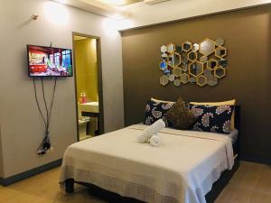 Two Palm Tree Condotel