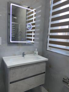 Penelope Apartments, Apartment 14