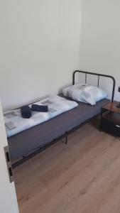 Seyfarthrooms - Crimmitschau 5 - zentrale Lage, 2 Schlafzimmer, voll ausgestattet