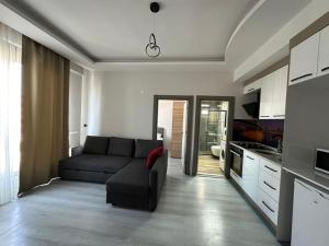 Geniş, denize kolay ulaşım