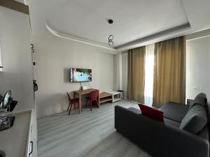 Geniş, denize kolay ulaşım