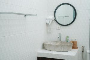 Rai Wood Carver and Homestay