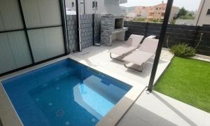 UNIQUE Trogir - garden with PRIVATE heated massage POOL ONLY FOR YOU