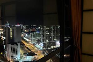 JQ Jesselton Quay Little Angel Homestay New CitySeaview LV29 Netflix 6pax