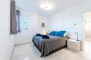 Beachhouse OceanBlue Duplex de lujo en primera línea con vistas espectaculares , Solárium privado y piscina by key wise