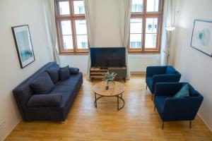 City Centre Apartment with Parking