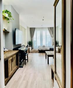 RAINBOW Sky Center TSN Airport