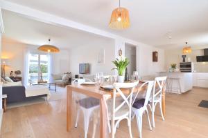 Maisons de vacances Kerlaouen - Maison avec jardin et spa - 5 min plage Carnac : photos des chambres