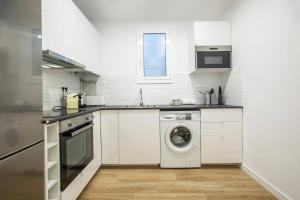 33PAR1094 - Magnific 2BR Flat in Poble Sec