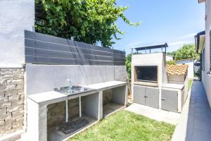 Holiday House Gortan for 7 people near Pula with children playground and private pool - pet friendly