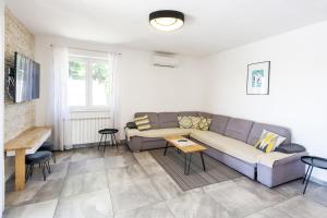 Holiday House Gortan for 7 people near Pula with children playground and private pool - pet friendly