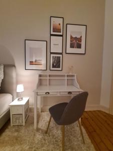 Home away from home stylish central netflix kitchen