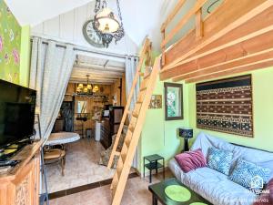 Maisons de vacances O fil de l-eau - Jardin, Cabanon d-Antan, Parking : photos des chambres