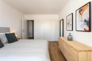 Beachfront apartment, 25m from the Beach with AC and Heating