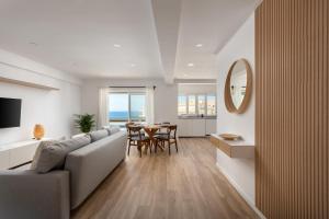 Beachfront apartment, 25m from the Beach with AC and Heating