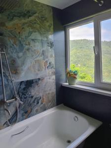 Private Cottage on the Hilltop