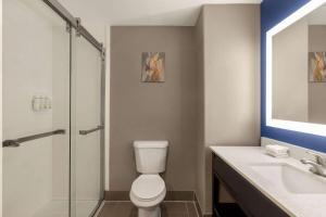 Executive King Room room in La Quinta Inn & Suites by Wyndham San Antonio North Stone Oak