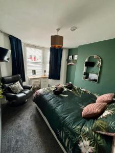 Stylish and Chic Seaside Apartment