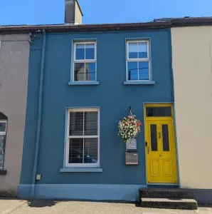 White Birds Townhouse in Sligo Town Center - 巴利萨代尔