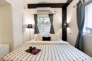 EKOSTAY Gold - White Swan Villa 6BHK