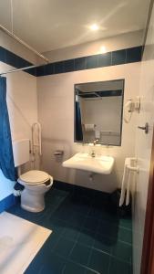 Standard Twin Room - Disability Access room in Hotel Fortuna