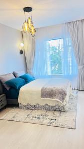 Elegant Lavington 1Bed with Pool, Private Cinema & Garden