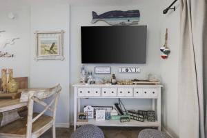 Royal Palms 1007 condo