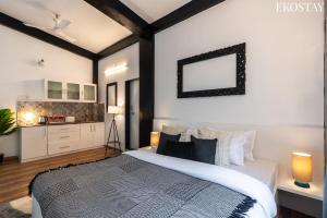 EKOSTAY Gold - White Swan Villa 6BHK