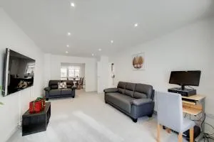 Modern, bright home in Kenley - 珀利