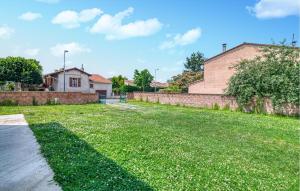 Appartements Beautiful Apartment In Albi With Wifi : photos des chambres