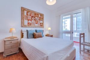 Maresia 2 Bedroom Oceanfront Apartment in Quarteira