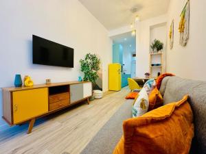 Color & Design next to Russafa SOHO