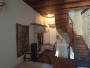 Τριώροφη οικία σε Μεσαιωνικό οικισμό