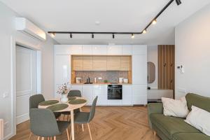 Charming 1 BD Apartment by Domvia