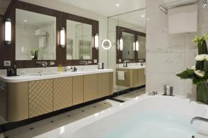 Hotels Hotel Barriere Le Normandy : photos des chambres