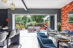 Beautiful 4 Bedroom House Sutton Coldfield Perfect for Groups Contractors Families Relocators