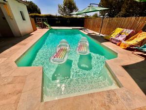 Anse Coco Luberon - Au calme, gite en Provence avec piscine partagée et parking
