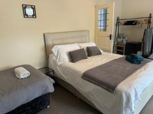 By Lushlets - Apartments Games Room Hot Tub - Great for Hens Stags and Sporting groups