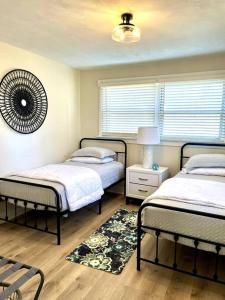 Cedar Street Retreat - Heart of Aksarben!