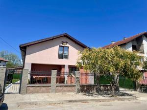 Александровата Къща - Aleksandar Guest House with Garden and Pool