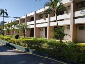 GoldMen Business Louveira - 容迪亚伊