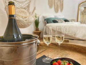 Bien-être au naturel, Love Room, Jacuzzi Sauna, Centre-Historique - 3-star hotels in Avignon