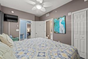 Stunning Beachfront Condo, Walk to Pier Park,Pools