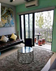 Kuantan Modern Seafront Family Staycation