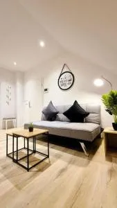 Tiny-Home-Stil Rhein-nah und Top Verkehrsanbindung - Walluf